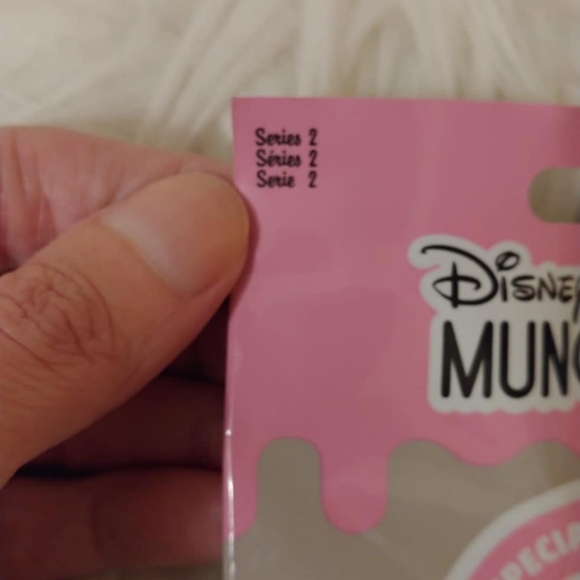 💖FIRM! NWT DISNEY PARKS DISNEY MUNCHLINGS SERIES 2 MYSTERY BAG TRADING PIN - Picture 2 of 8